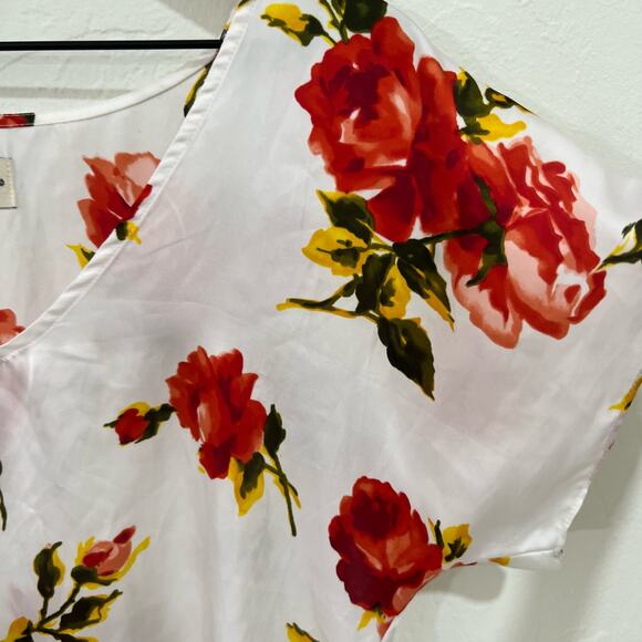 Show Me Your Mumu White Floral Rose Satin Blouse Top Size Small - Picture 4 of 6